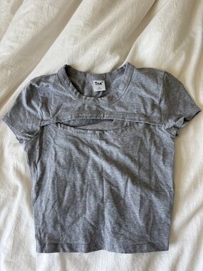 Aritzia Gym Top Gray Short Sleeve Tee
